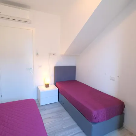 Wave Village Piazza Trieste דירה *