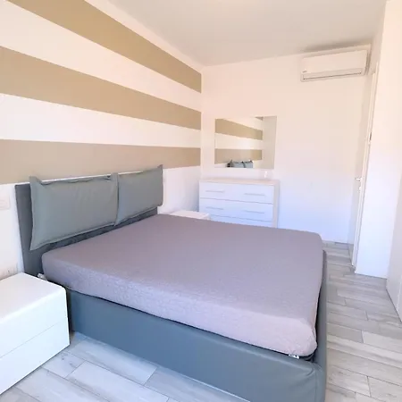 Wave Village Piazza Trieste * לידו די ג'סולו